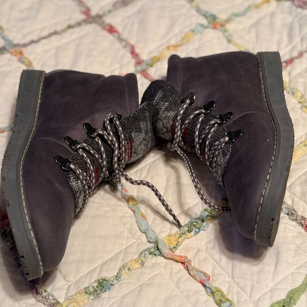 BOBS Memory Foam Boots size 6.5 - Picture 9 of 11